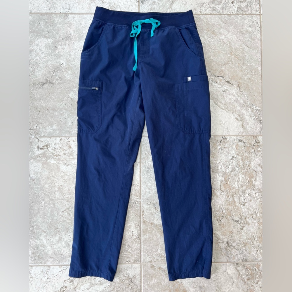 FIGS Yola FREEx Lined Skinny Scrub Pants in Navy Blue, size Small